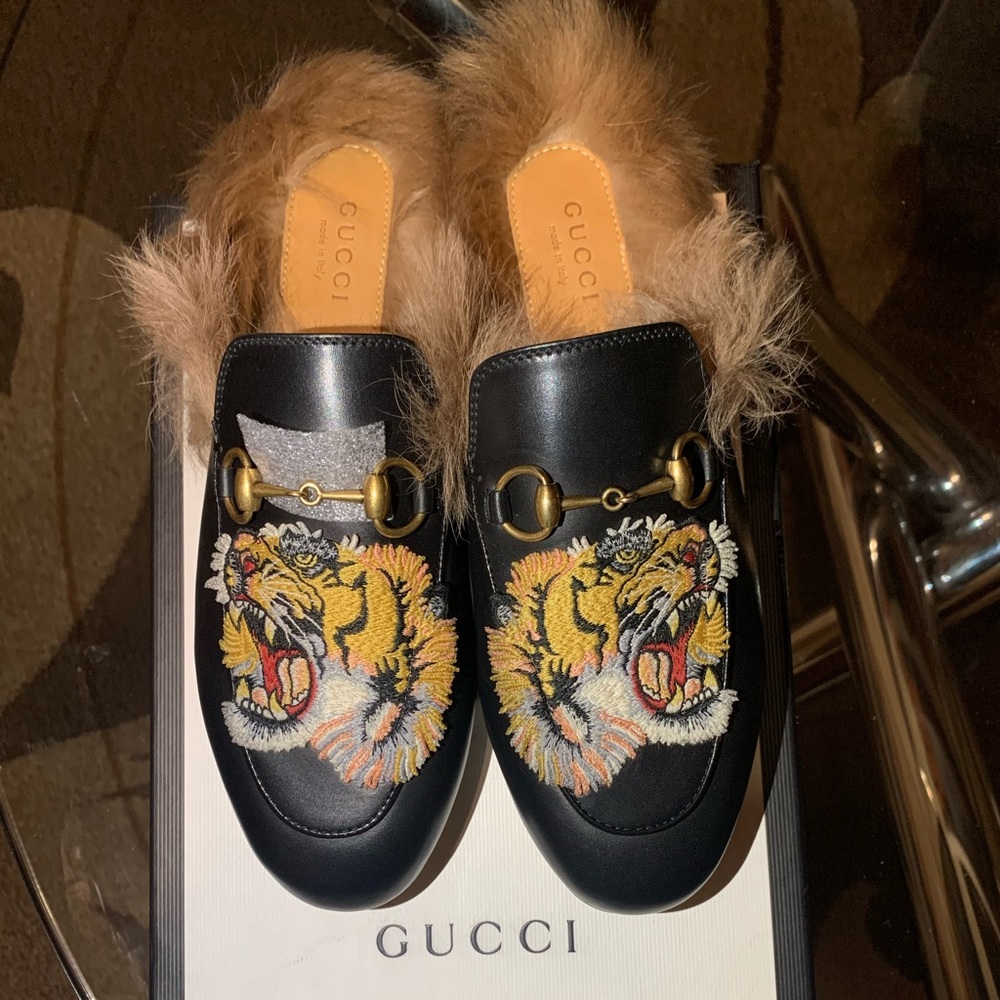 Gucci slippers